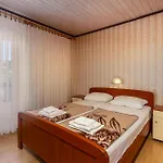Amazing In Rab With House Sea View Апартаменты Раб