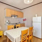 Amazing In Rab With House Sea View Апартаменты *