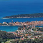 Amazing In Rab With House Sea View 아파트 *