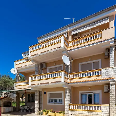 Amazing In Rab With House Sea View 라브