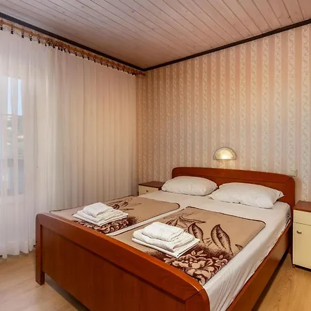 Amazing In Rab With House Sea View شقة راب