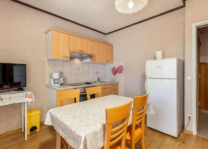 In Rab With Wifi Apartment *