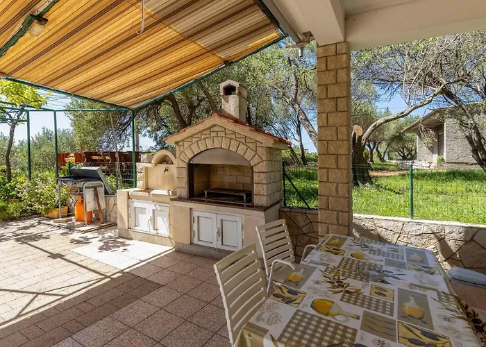 Apartment In Rab With Wifi