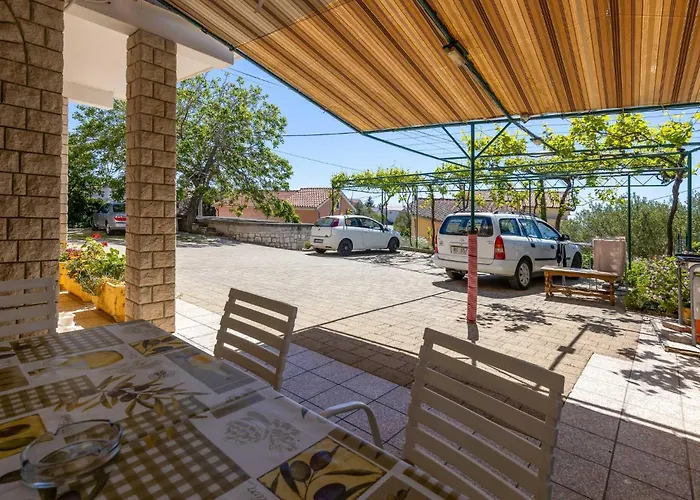 Apartman In Rab With Wifi Rab Town